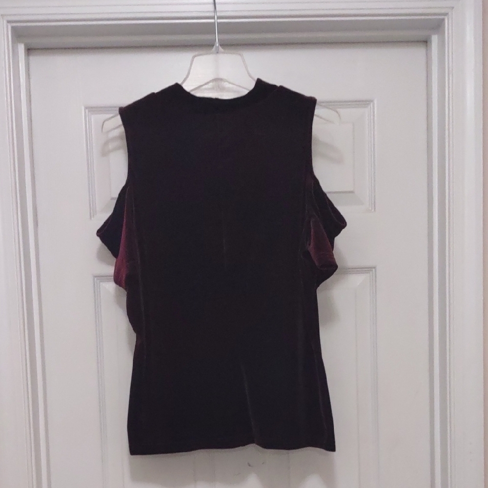 VENUS Dark Red Velvet Top with Cut Out Sleeves Design Size L - Picture 2 of 5